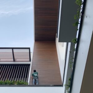 Vách gỗ tần bì biến tính